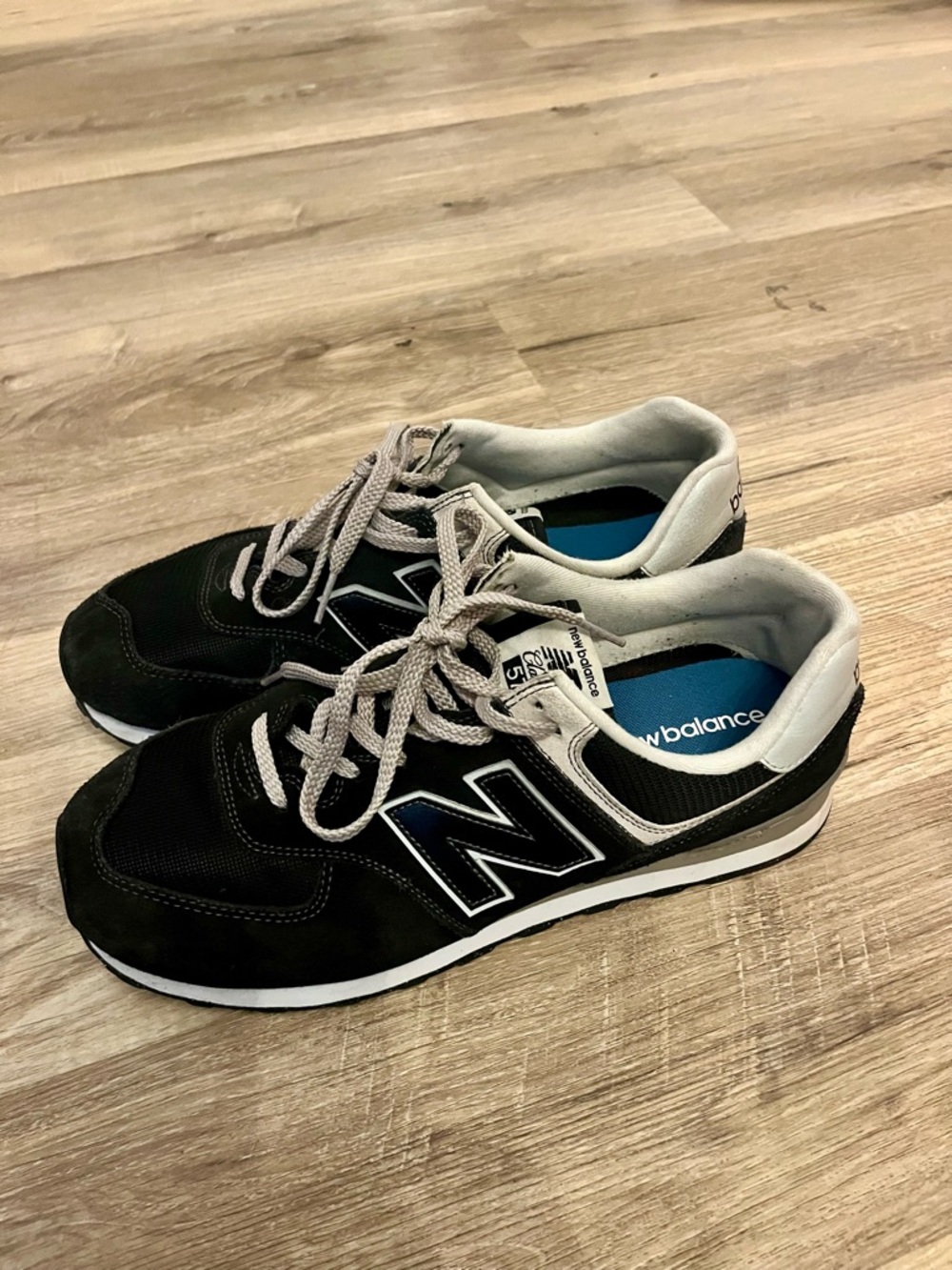 New Balance Men's 574 core 4E black and white